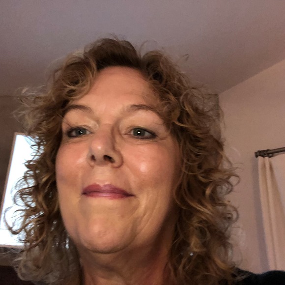 Meet your Posher, Melissa - Picture 1 of 1